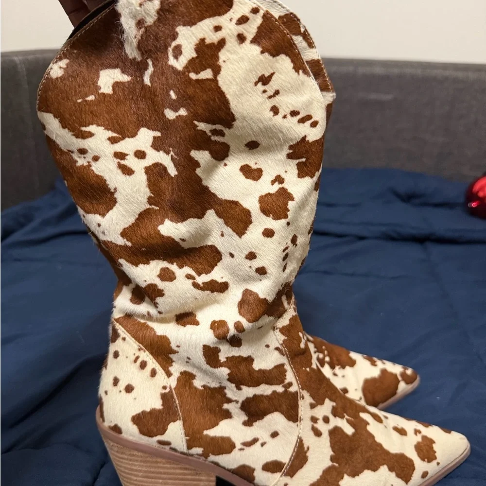 Dingo Brown and White Heeled Boots - Picture 3 of 12